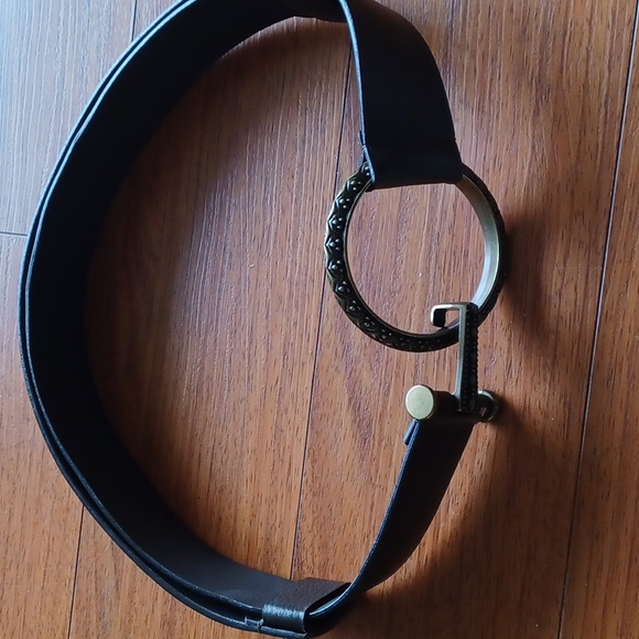 Chico's Accessories Chicos Leather Hook Clasp And Loop Belt